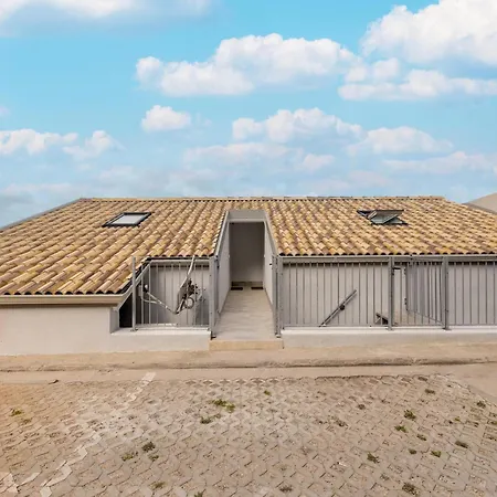 Brand New Attic Apartment, Air Conditioned