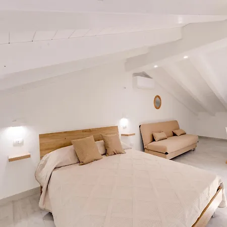 Διαμέρισμα Brand New Attic Apartment, Air Conditioned *